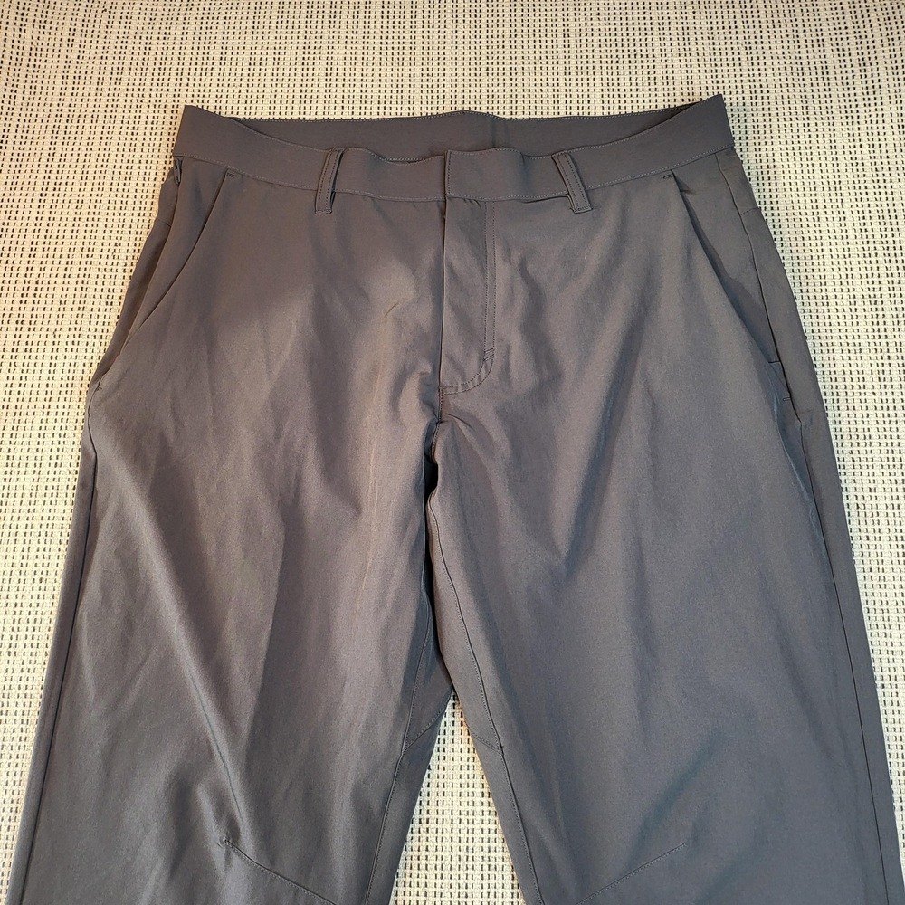 Fabletics Pants Mens 33x32 Gray Stretch‎ Lightweight Performance Chino Casual